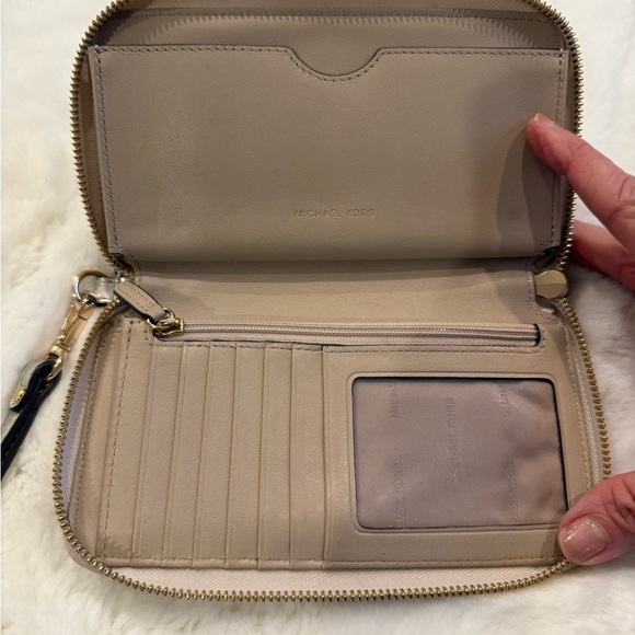 Michael Kors Gold Quilted Continental Wristlet Wallet Jet Set 🎄 - Picture 5 of 16